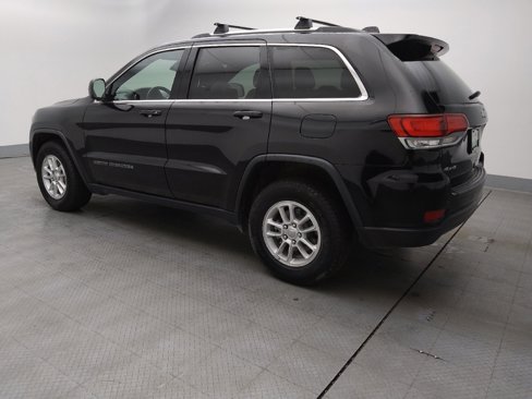 Used 2020 Jeep Grand Cherokee Laredo image 3