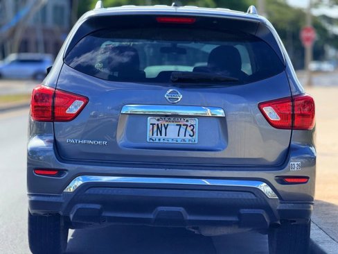 Used 2018 Nissan Pathfinder S image 4