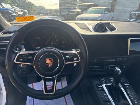 Used 2019 Porsche Macan image 20
