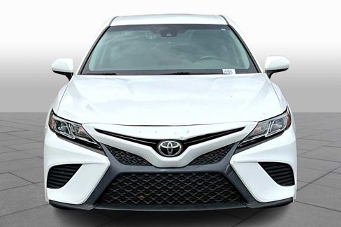 Certified 2018 Toyota Camry SE image 3