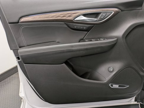 Used 2022 Buick Envision Avenir w/ Technology Package II image 8