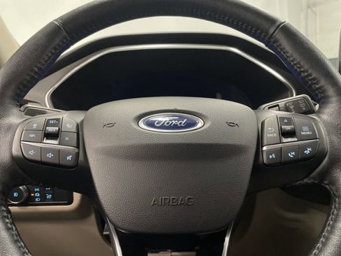 Used 2020 Ford Escape Titanium image 17