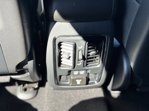 Used 2020 Jeep Grand Cherokee Limited image 25