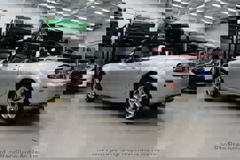 Used 2006 MAZDA MX-5 Miata Touring image 6
