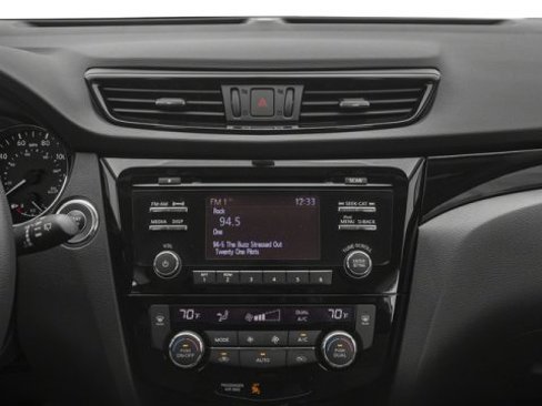 Used 2018 Nissan Rogue Sport S image 13