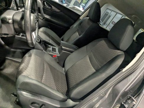 Used 2018 Nissan Rogue SV image 22