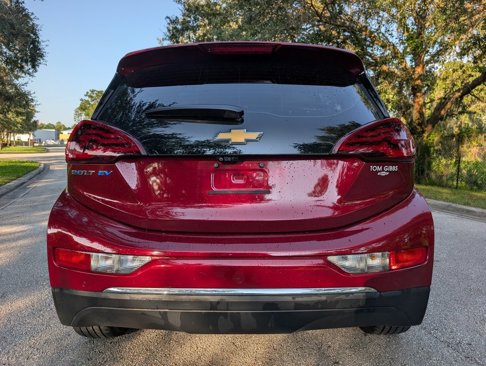 Used 2021 Chevrolet Bolt Premier w/ Infotainment Package image 7