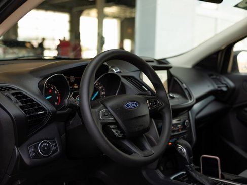 Used 2018 Ford Escape SE w/ SE Sync 3 Package image 13