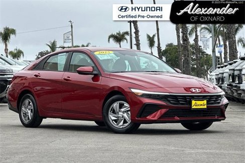 Used 2025 Hyundai Elantra SE image 1