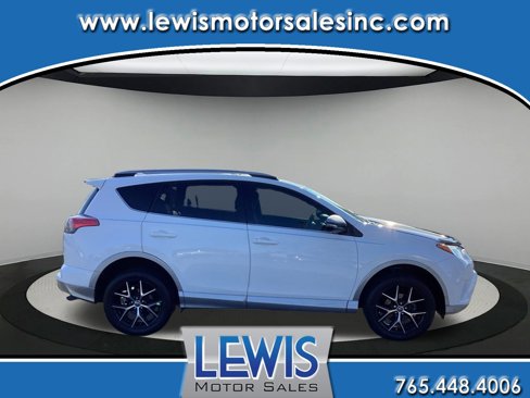 Used 2018 Toyota RAV4 SE image 1