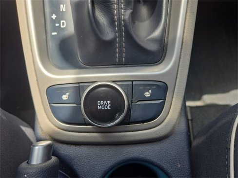 Used 2021 Hyundai Venue image 23
