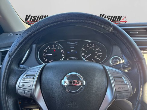 Used 2016 Nissan Rogue SV w/ SV Premium Package image 25