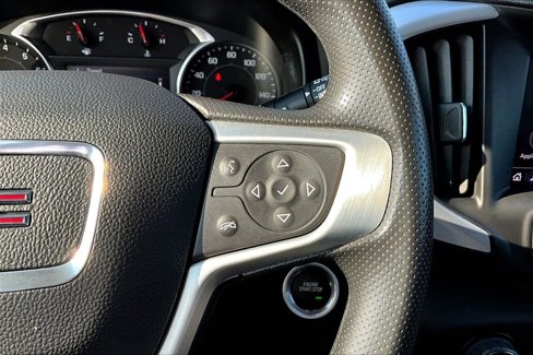 Used 2024 GMC Terrain SLE image 10