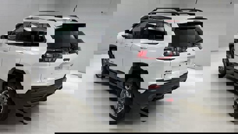 Used 2022 Jeep Cherokee Trailhawk image 7