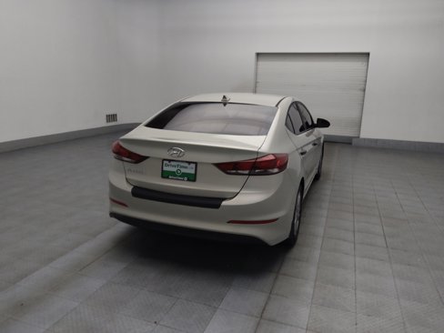 Used 2017 Hyundai Elantra SE image 7