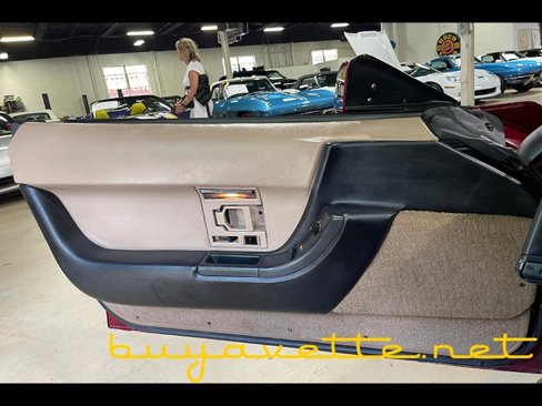 Used 1992 Chevrolet Corvette Convertible image 24