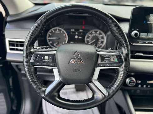 Used 2024 Mitsubishi Outlander AWD image 10