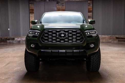 Used 2021 Toyota Tacoma TRD Off-Road image 2