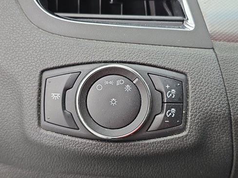 Used 2013 Ford Edge SEL image 25