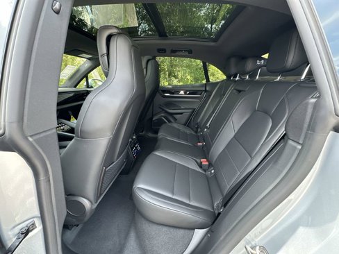 New 2025 Porsche Macan Electric image 27