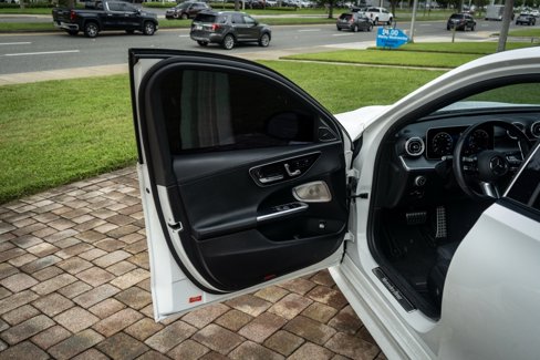 Used 2022 Mercedes-Benz C 300 Sedan image 34