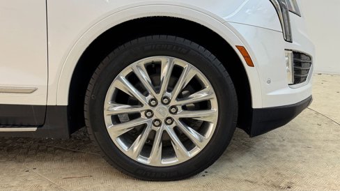 Used 2017 Cadillac XT5 Platinum w/ Driver Assist Package image 12