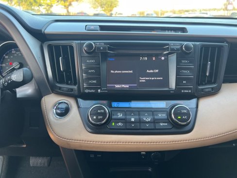 Used 2018 Toyota RAV4 XLE image 11