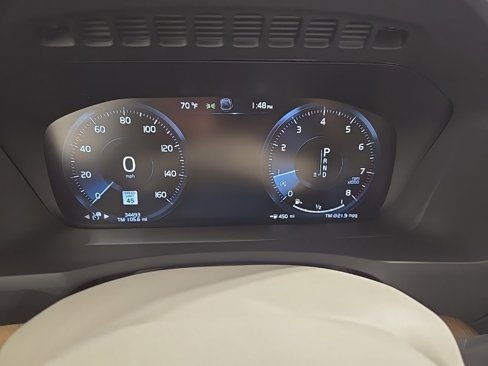 Used 2022 Volvo XC90 T6 Momentum w/ Climate Package image 10