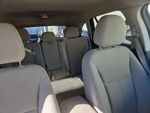 Used 2013 Ford Edge SE image 16