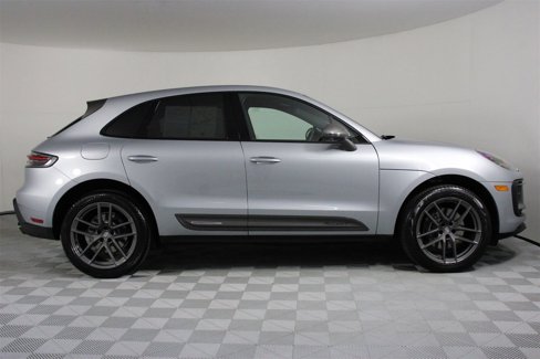 Certified 2025 Porsche Macan Turbo image 8