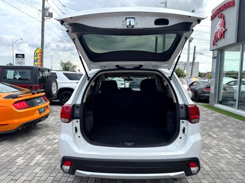 Used 2017 Mitsubishi Outlander SE image 7