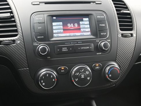 Used 2015 Kia Forte SX image 17