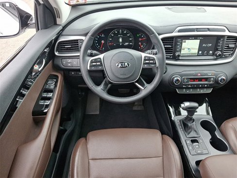 Used 2019 Kia Sorento SX image 11