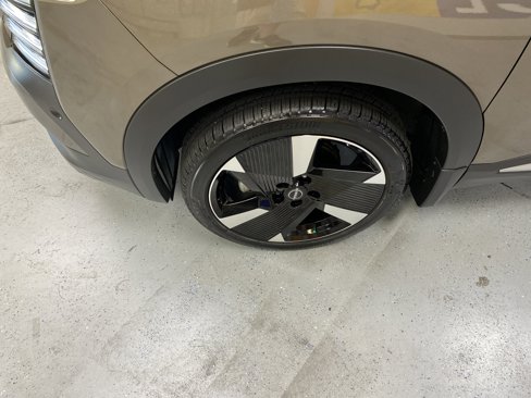 Used 2025 Nissan Kicks SR image 11
