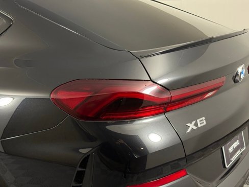 Used 2024 BMW X6 xDrive40i w/ Premium Package image 16
