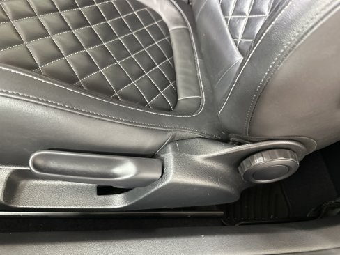 Used 2019 Volkswagen Beetle 2.0T image 10