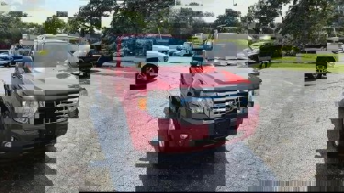 Used 2010 Ford Escape XLT image 2