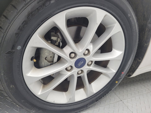 Used 2020 Ford Fusion SE image 31