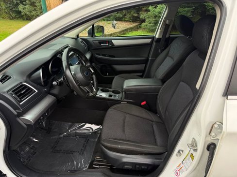 Used 2019 Subaru Outback 2.5i Premium image 6