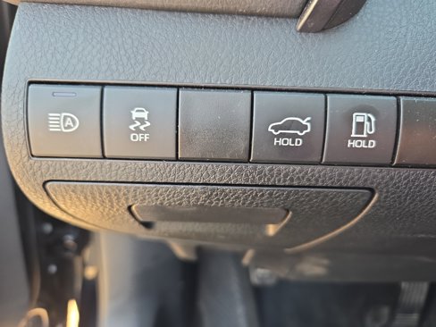 Used 2024 Toyota Camry SE image 22