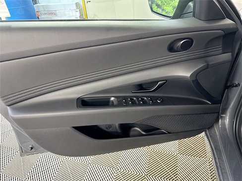New 2025 Hyundai Elantra Sport image 3