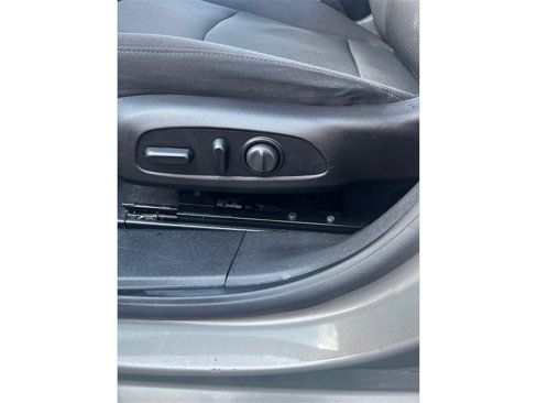 Used 2017 Chevrolet Malibu LT w/ Driver Confidence Package image 38