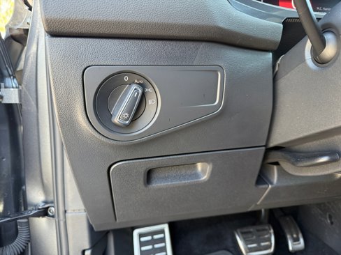 Used 2024 Volkswagen Tiguan SE R-Line image 37