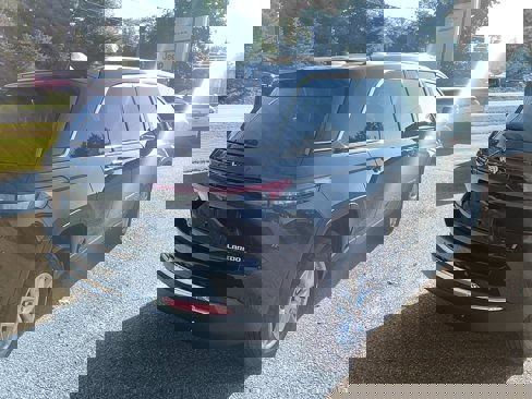 New 2025 Jeep Grand Cherokee Laredo X w/ Luxury Tech Group I image 5