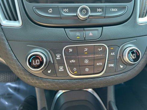 Used 2024 Chevrolet Malibu LT image 25