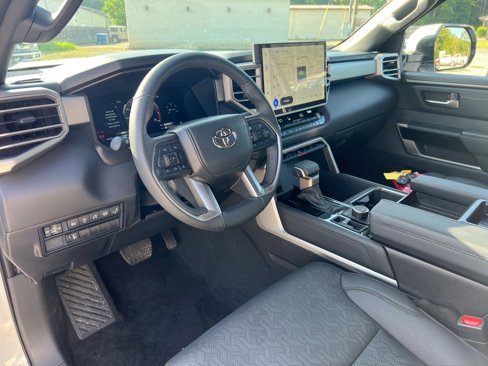 Used 2025 Toyota Tundra Limited image 8