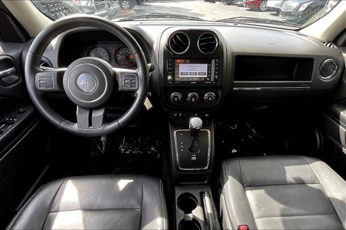 Used 2016 Jeep Patriot High Altitude image 14