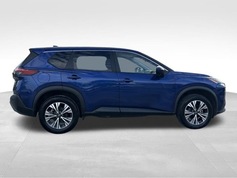 Used 2023 Nissan Rogue SV image 3