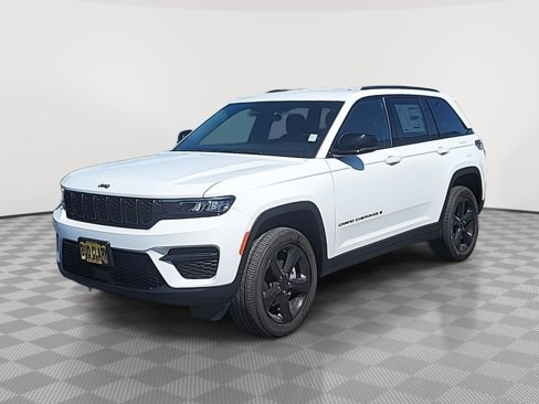 New 2025 Jeep Grand Cherokee Altitude image 16
