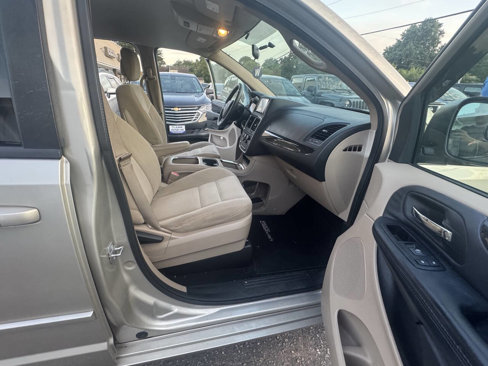 Used 2014 Dodge Grand Caravan SXT image 8
